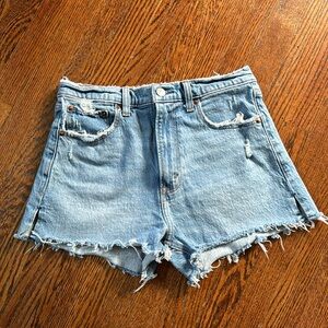 Abercrombie & Fitch the mom short high rise size 4